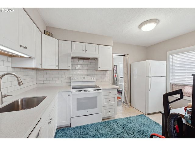 320 HIGH St, Oregon City, OR 97045