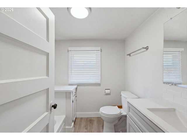 320 HIGH St, Oregon City, OR 97045