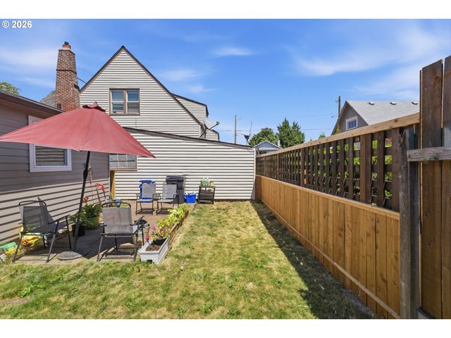 320 HIGH St, Oregon City, OR 97045