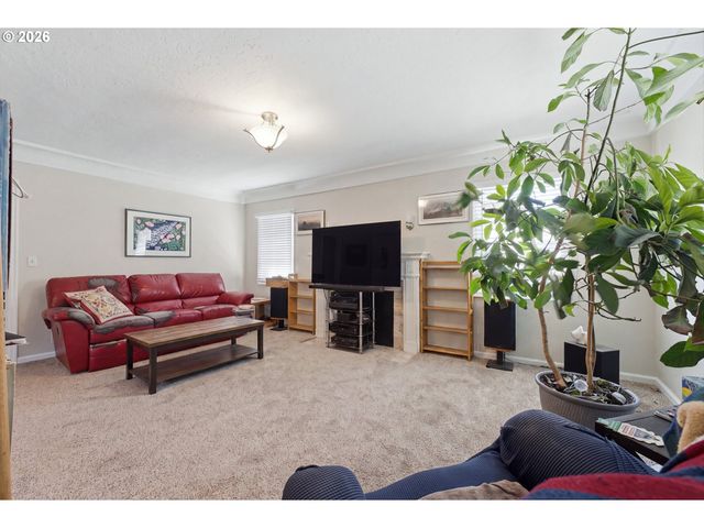 320 HIGH St, Oregon City, OR 97045