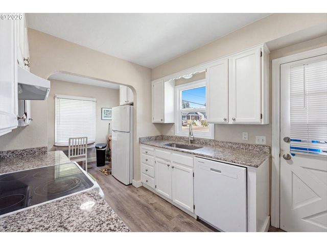 320 HIGH St, Oregon City, OR 97045