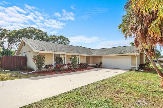3060 SE Darien Road, Port St. Lucie, FL 34952