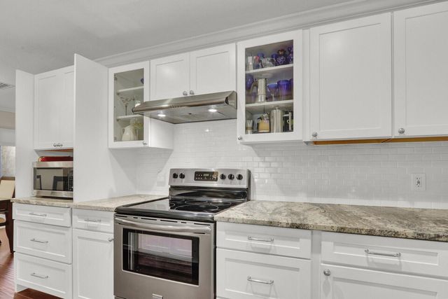 3060 SE Darien Road, Port St. Lucie, FL 34952