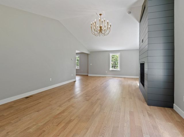 128 Old Southbridge Rd, Dudley, MA 01571