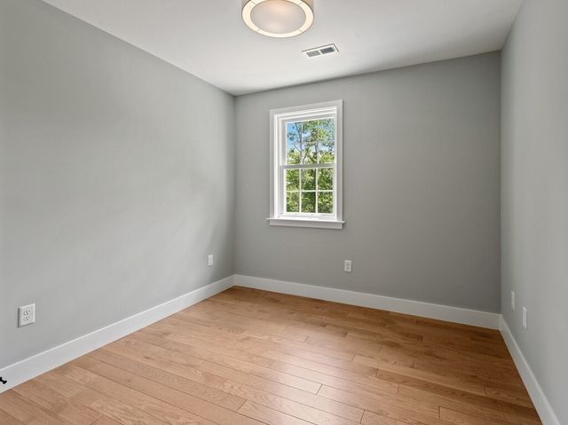 128 Old Southbridge Rd, Dudley, MA 01571