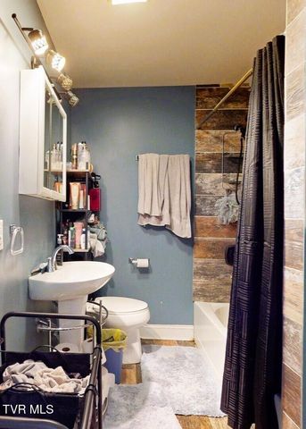 620 Lovers Lane, Greeneville, TN 37743