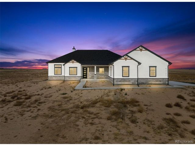 62101 E 32nd Ct, Strasburg, CO 80136