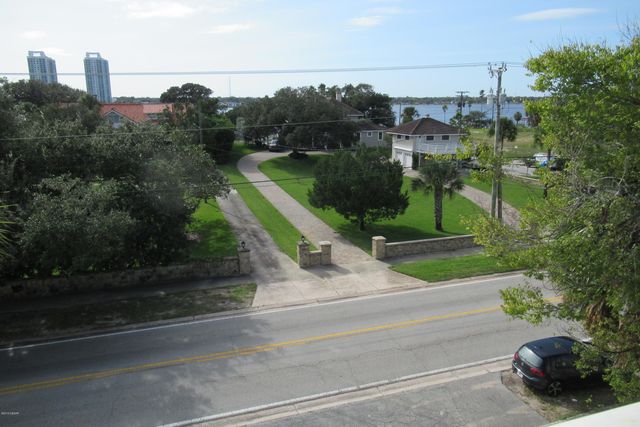 732 N Halifax Ave Apt 403, Daytona Beach, FL 32118