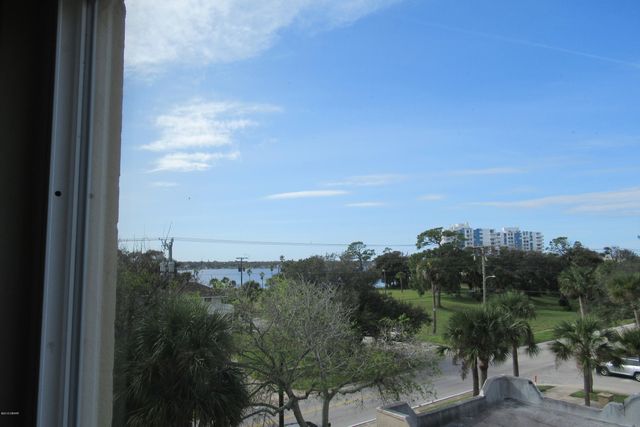 732 N Halifax Ave Apt 403, Daytona Beach, FL 32118