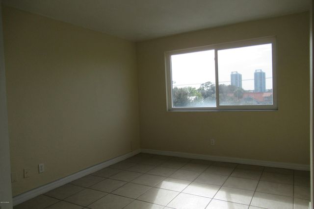 732 N Halifax Ave Apt 403, Daytona Beach, FL 32118