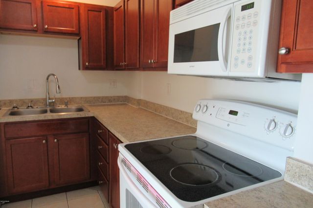 732 N Halifax Ave Apt 403, Daytona Beach, FL 32118