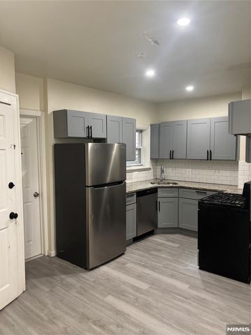 86 Center Street 1F, Clifton, NJ 07011
