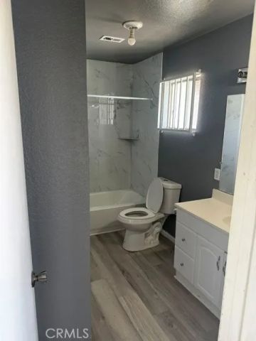 16770 San Bernardino 10A, Fontana, CA 92335