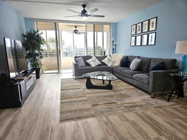 1357 NE Ocean Boulevard 312, Stuart, FL 34996