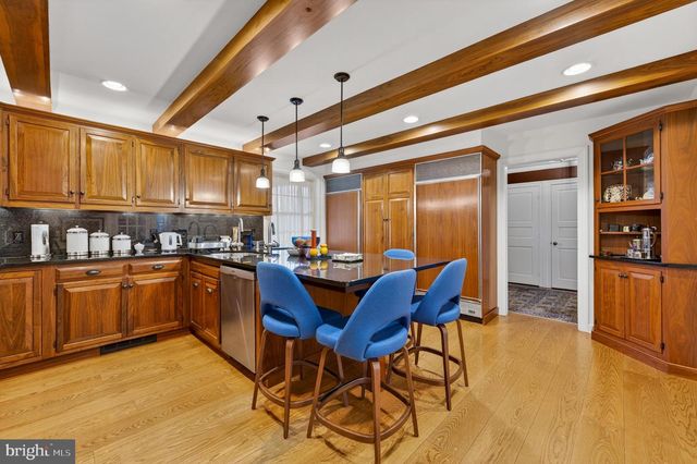 2011 SYCAMORE ST, Bethlehem, PA 18017