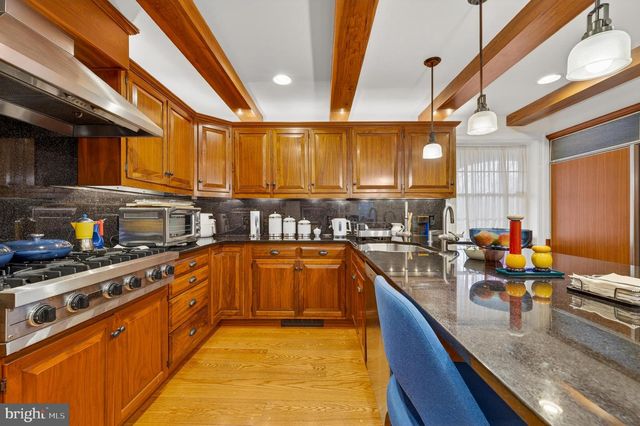 2011 SYCAMORE ST, Bethlehem, PA 18017