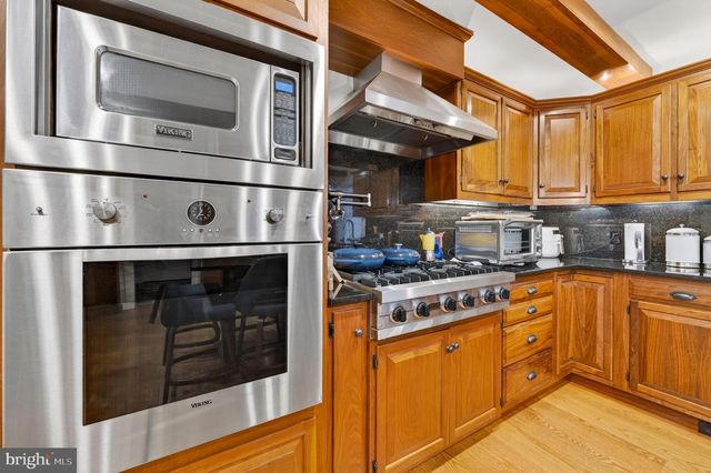 2011 SYCAMORE ST, Bethlehem, PA 18017