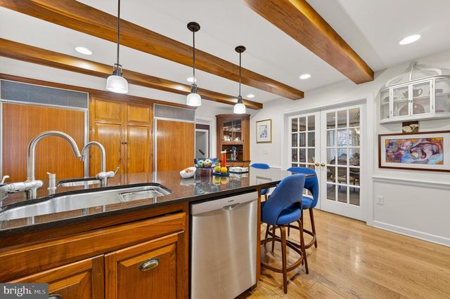 2011 SYCAMORE ST, Bethlehem, PA 18017