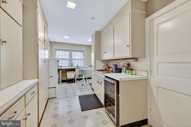 2011 SYCAMORE ST, Bethlehem, PA 18017