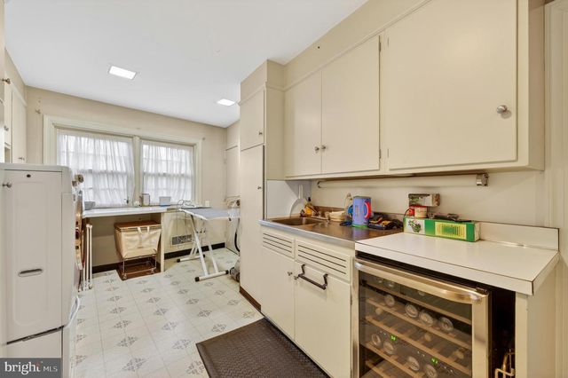 2011 SYCAMORE ST, Bethlehem, PA 18017