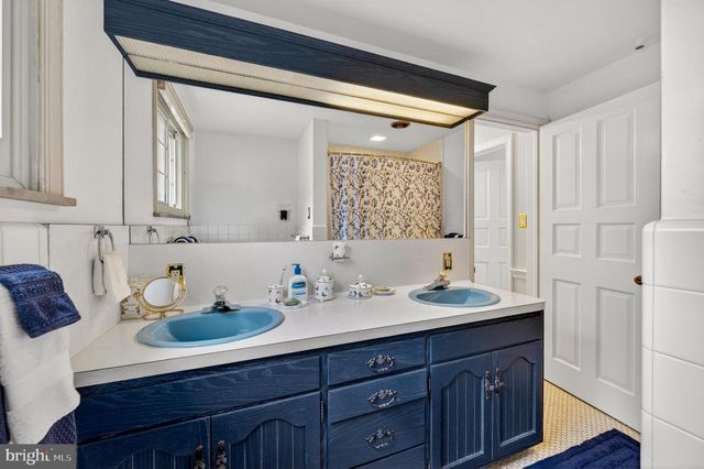 2011 SYCAMORE ST, Bethlehem, PA 18017