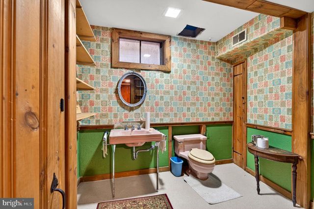 2011 SYCAMORE ST, Bethlehem, PA 18017