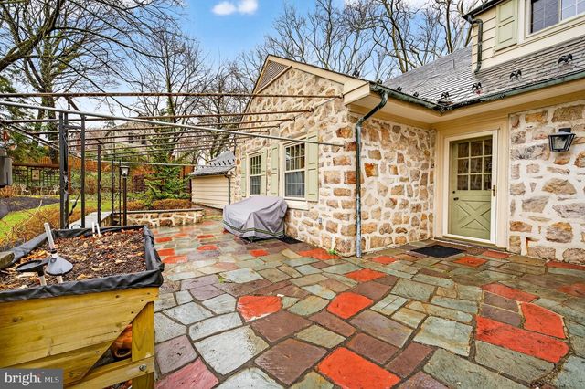 2011 SYCAMORE ST, Bethlehem, PA 18017