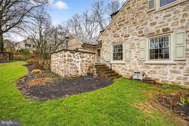 2011 SYCAMORE ST, Bethlehem, PA 18017