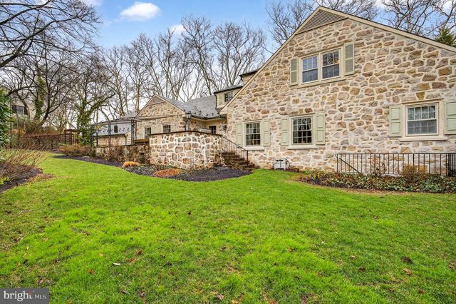 2011 SYCAMORE ST, Bethlehem, PA 18017