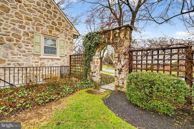2011 SYCAMORE ST, Bethlehem, PA 18017
