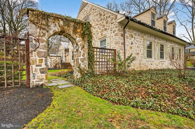 2011 SYCAMORE ST, Bethlehem, PA 18017