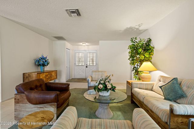 7143 Crown Oaks Drive, Spring Hill, FL 34606