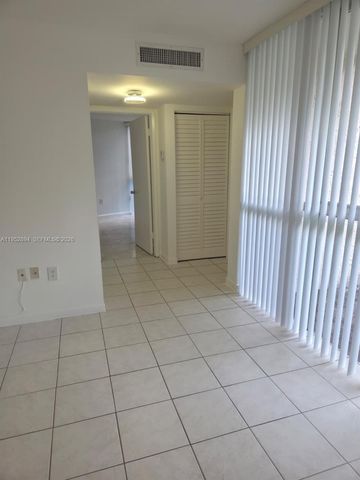 7075 NW 186th St C104, Hialeah, FL 33015