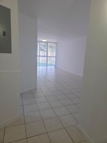 7075 NW 186th St C104, Hialeah, FL 33015