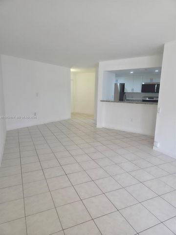 7075 NW 186th St C104, Hialeah, FL 33015