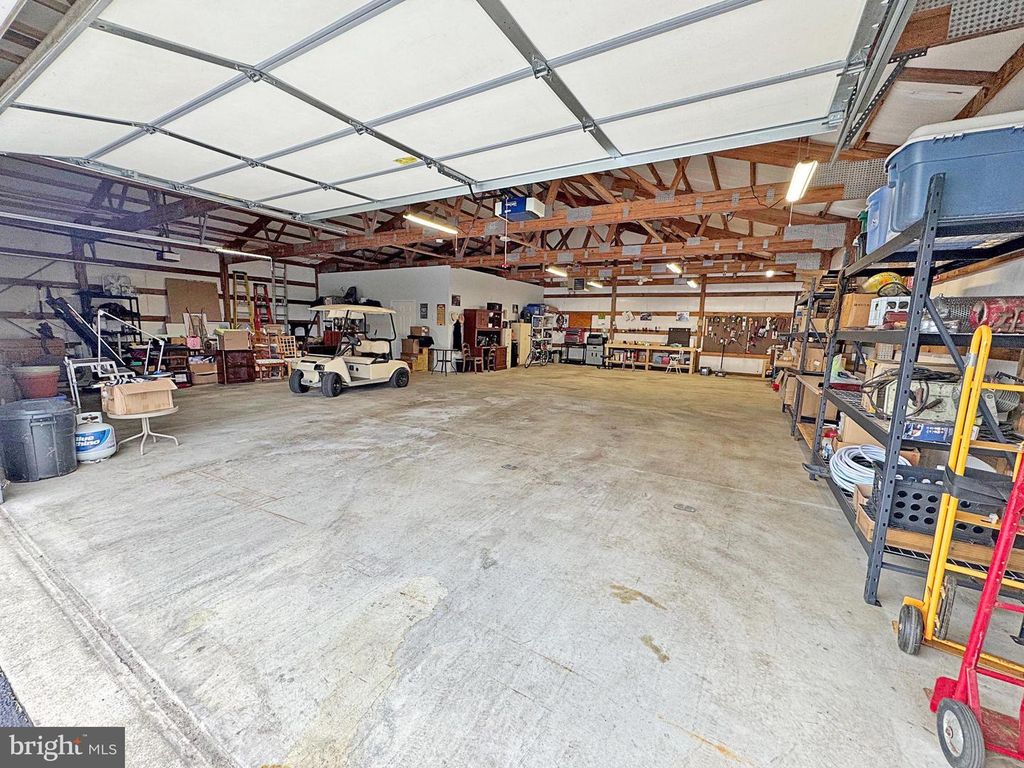2960 SEISHOLTZVILLE RD, Macungie, PA 18062