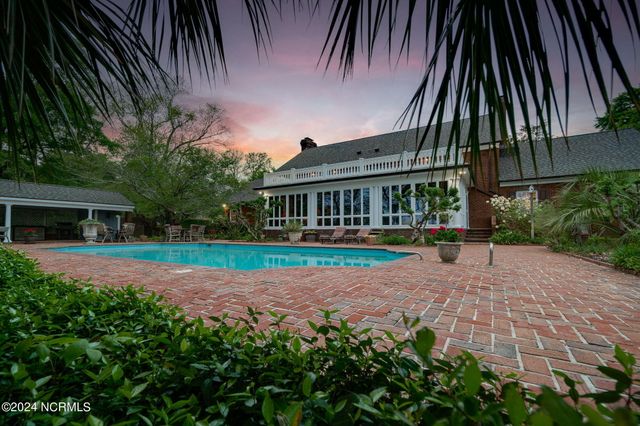 130 Harbour Drive, Hubert, NC 28539