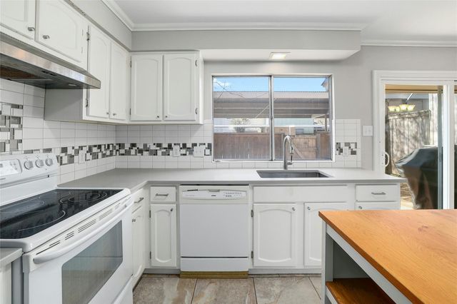 2002 Millay DR 118, Austin, TX 78752