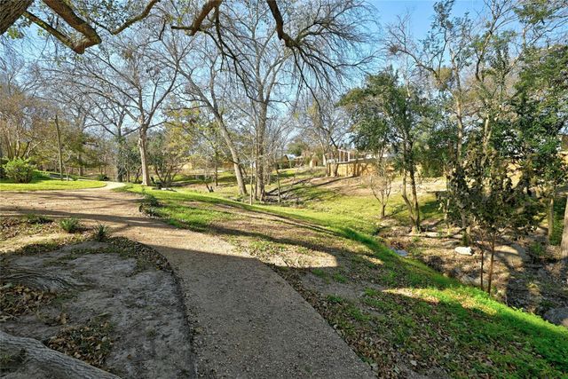 2002 Millay DR 118, Austin, TX 78752