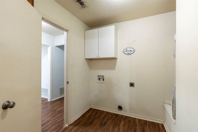 3912 Longstraw Drive, Fort Worth, TX 76137