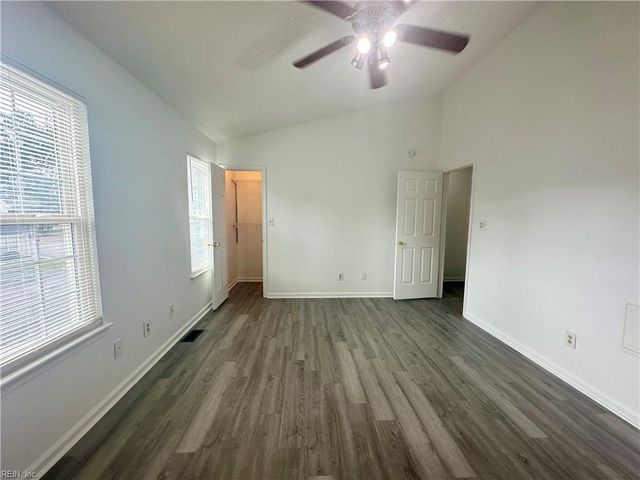 25 Treasure KY, Hampton, VA 23666