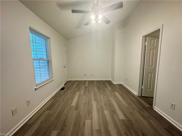 25 Treasure KY, Hampton, VA 23666