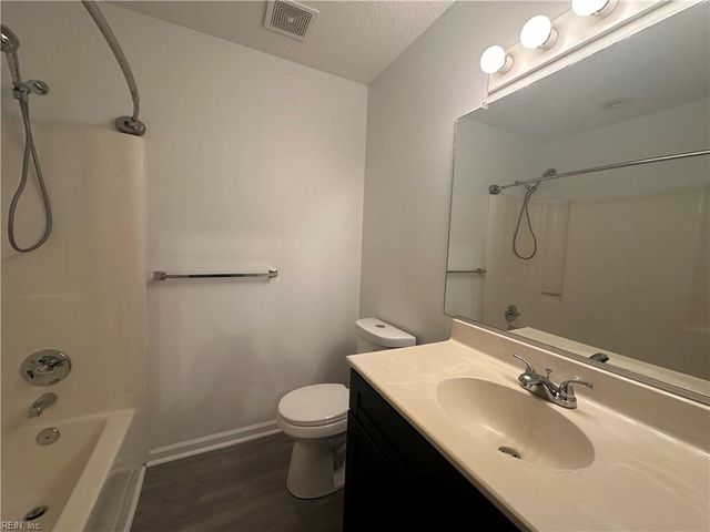25 Treasure KY, Hampton, VA 23666