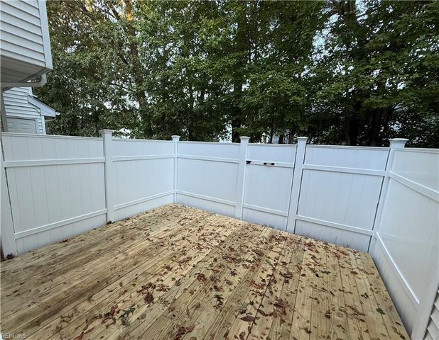 25 Treasure KY, Hampton, VA 23666