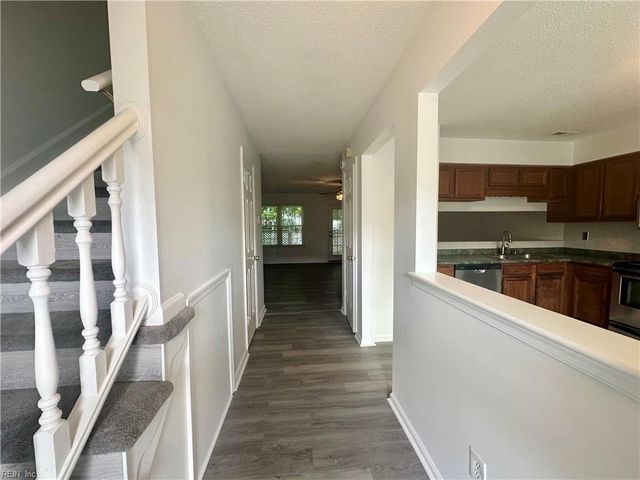 25 Treasure KY, Hampton, VA 23666