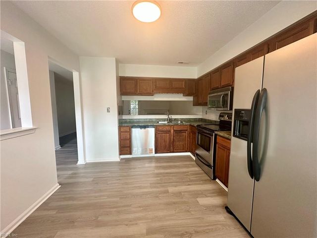 25 Treasure KY, Hampton, VA 23666