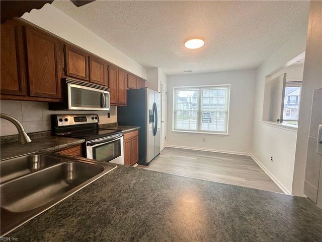 25 Treasure KY, Hampton, VA 23666