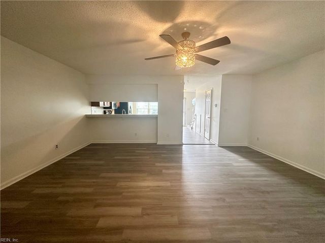 25 Treasure KY, Hampton, VA 23666
