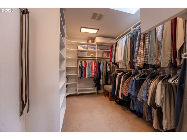 12743 Nw CREEKVIEW Dr, Portland, OR 97229