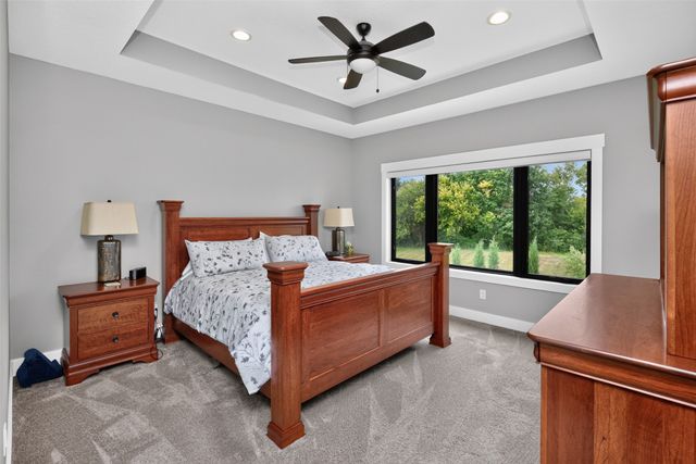 10009 Hidden Valley Drive, Johnston, IA 50131